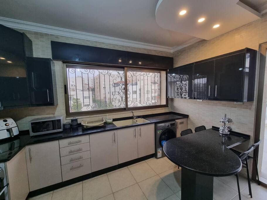 Deir Ghbar 3 Rooms Apart Amman Exterior photo